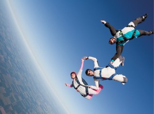 Three_skydivers