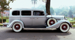 Diljeet_Titus_-_1935_Buick_Series_90_Model_90L_Seven_Passenger_Limousine1-CMYK