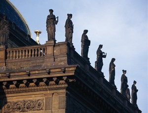 布拉格市政厅。捷克共和国颁布了新的《民法典》。