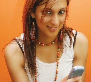Indian_girl_with_mobile