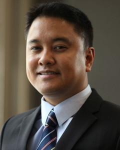 Enrique-dela-Cruz-Senior-Partner-at-Divina-Law-in-Manila-2