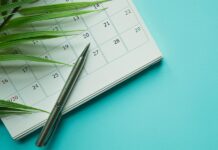 Annual leave must be based on calendar year 年假必须以日历年为基础-Annual-leave-must-be-based-on-calendar-year
