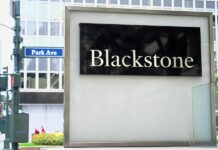 블랙스톤의 17억 달러 규모 일본 전자만화 플랫폼 인수에 3개 로펌 참여