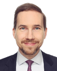 Arne Constantin-Krawinkel, Freshfields