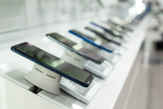 Trio acts on Japan’s largest mobile retailer’s privatisation Trio acts on Japan’s largest mobile retailer’s privatisation