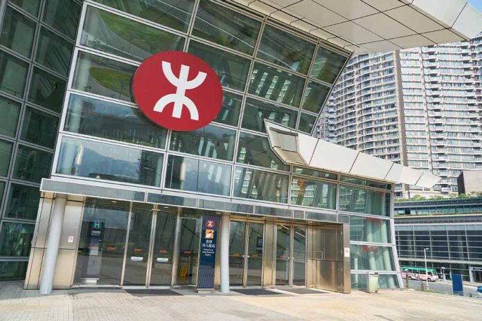 Firms act on MTR Corp’s landmark HKD30bn green syndicated loan MTR Corp’s landmark green syndicated loan