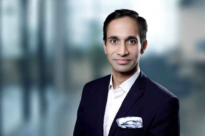 Parag Bhide quits Bharucha & Partners, moves to Aquilaw Parag Bhide moves to Aquilaw
