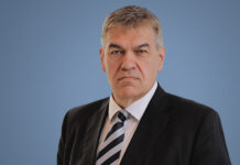Thomson Geer strengthens litigation practice with new partner Thomson Geer Hires John Emmerig Litigation Partner