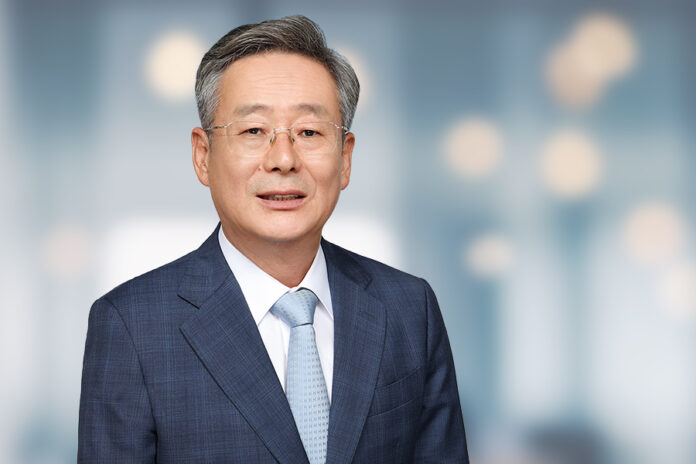 Former-vice-minister-joins-Yulchon-to-expand-global-reach Yulchon Koo Rae Cho